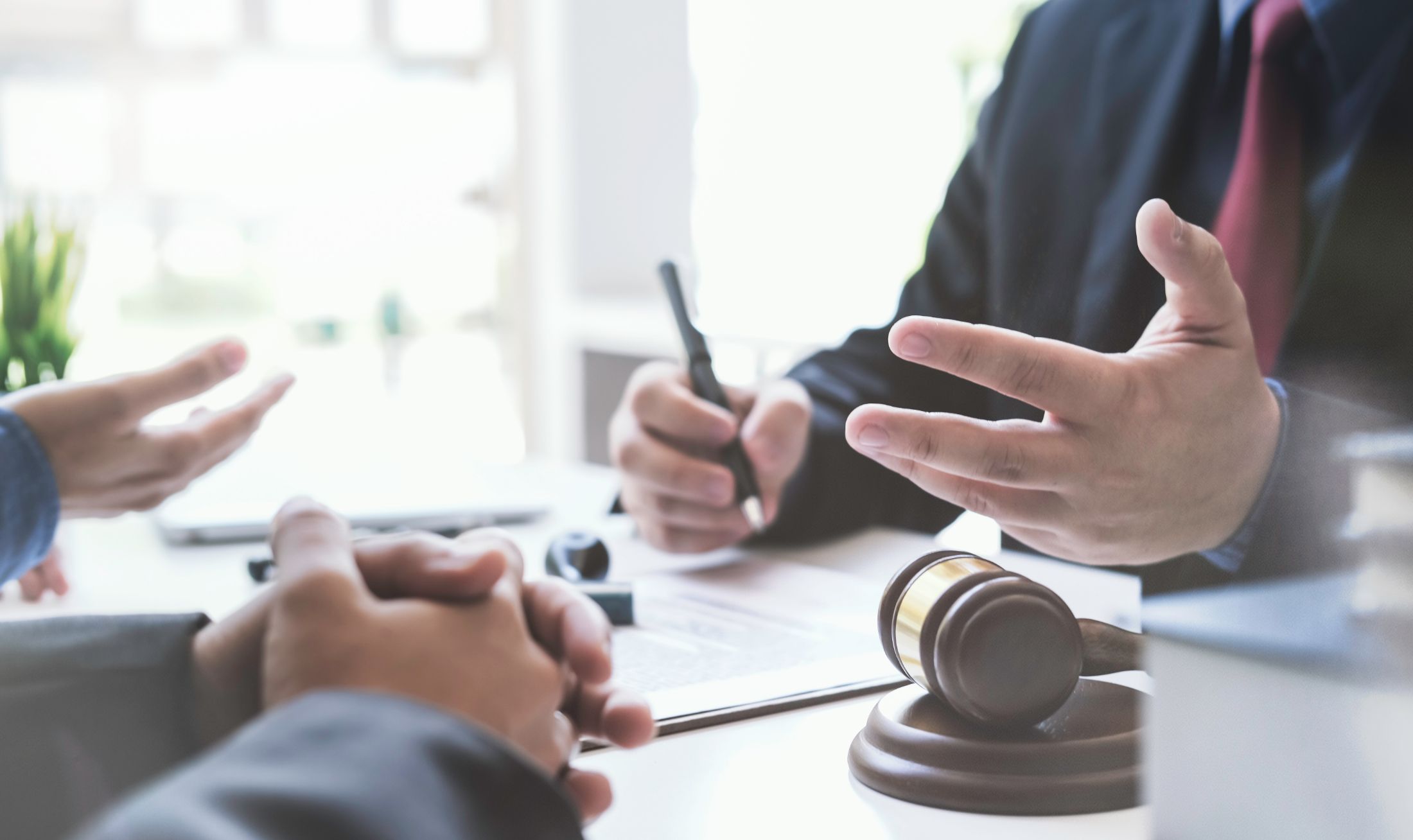 離婚問題に強い弁護士にご相談ください